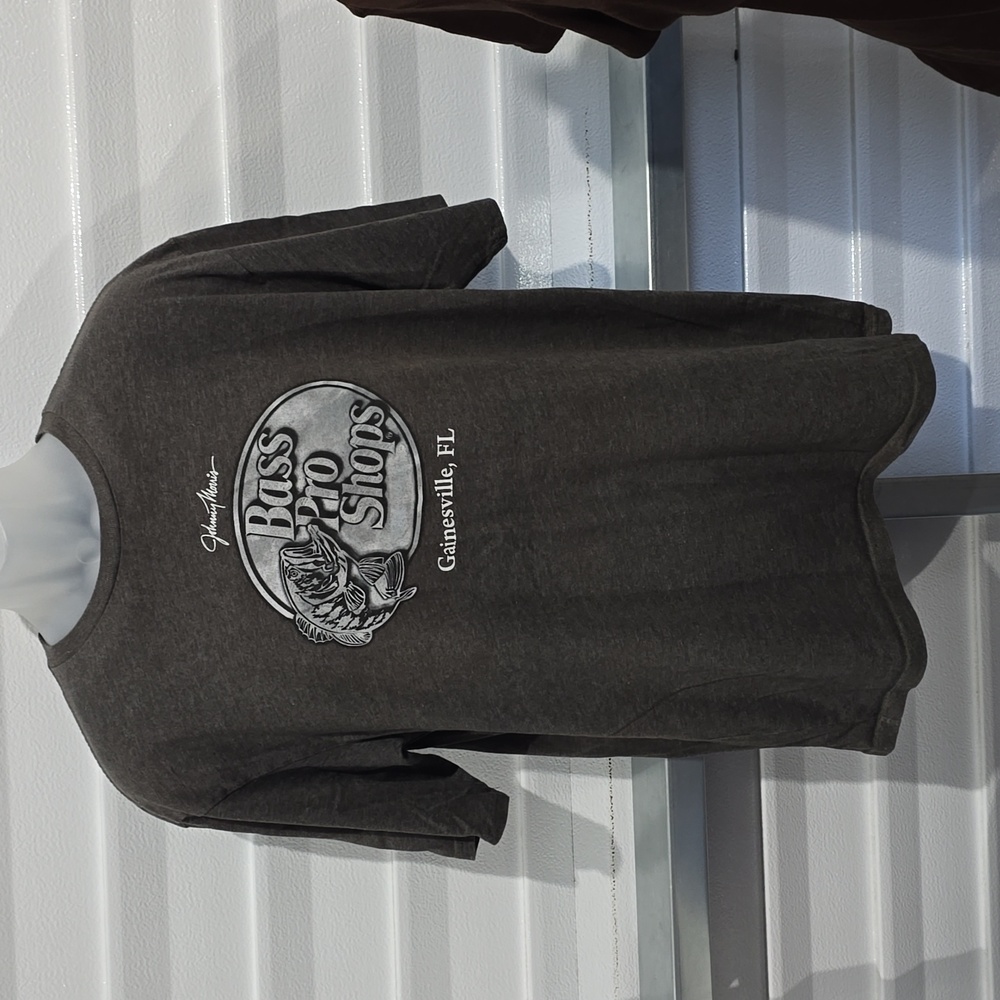 Bass Pro Shops Gray T-shirt Size Large